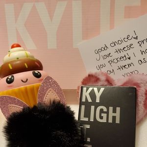 💥LAST ONE💥 Kylie Cosmetics KYLIGHT